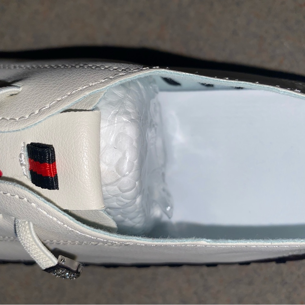 Sneakers - Picture 6 of 8
